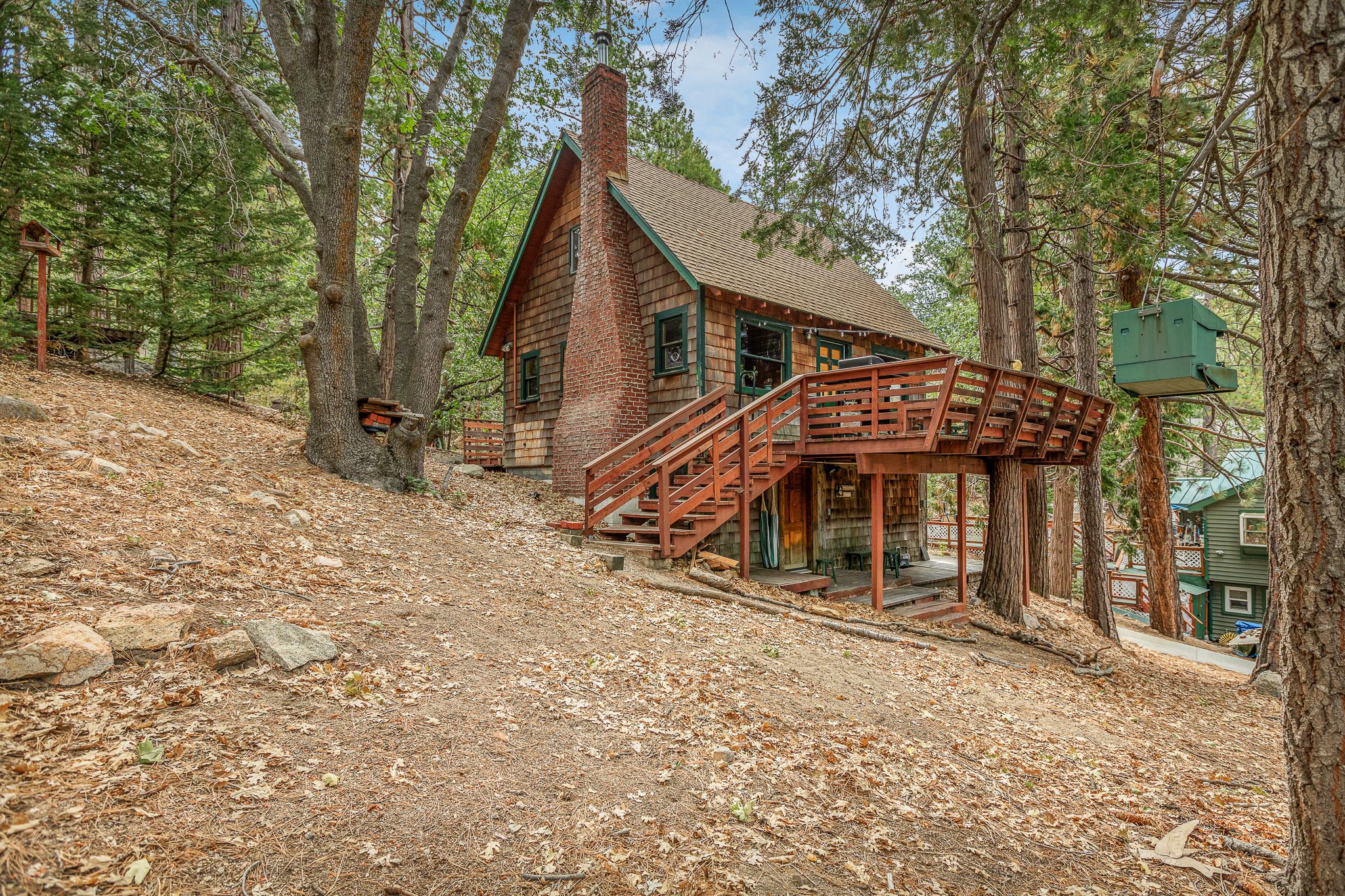 2643 Soutar Drive — cabin exterior and deck in Running Springs