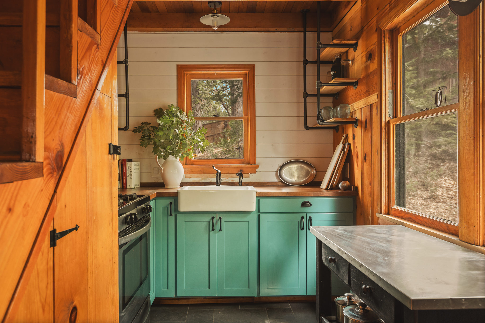2643 Soutar Drive — Kitchen