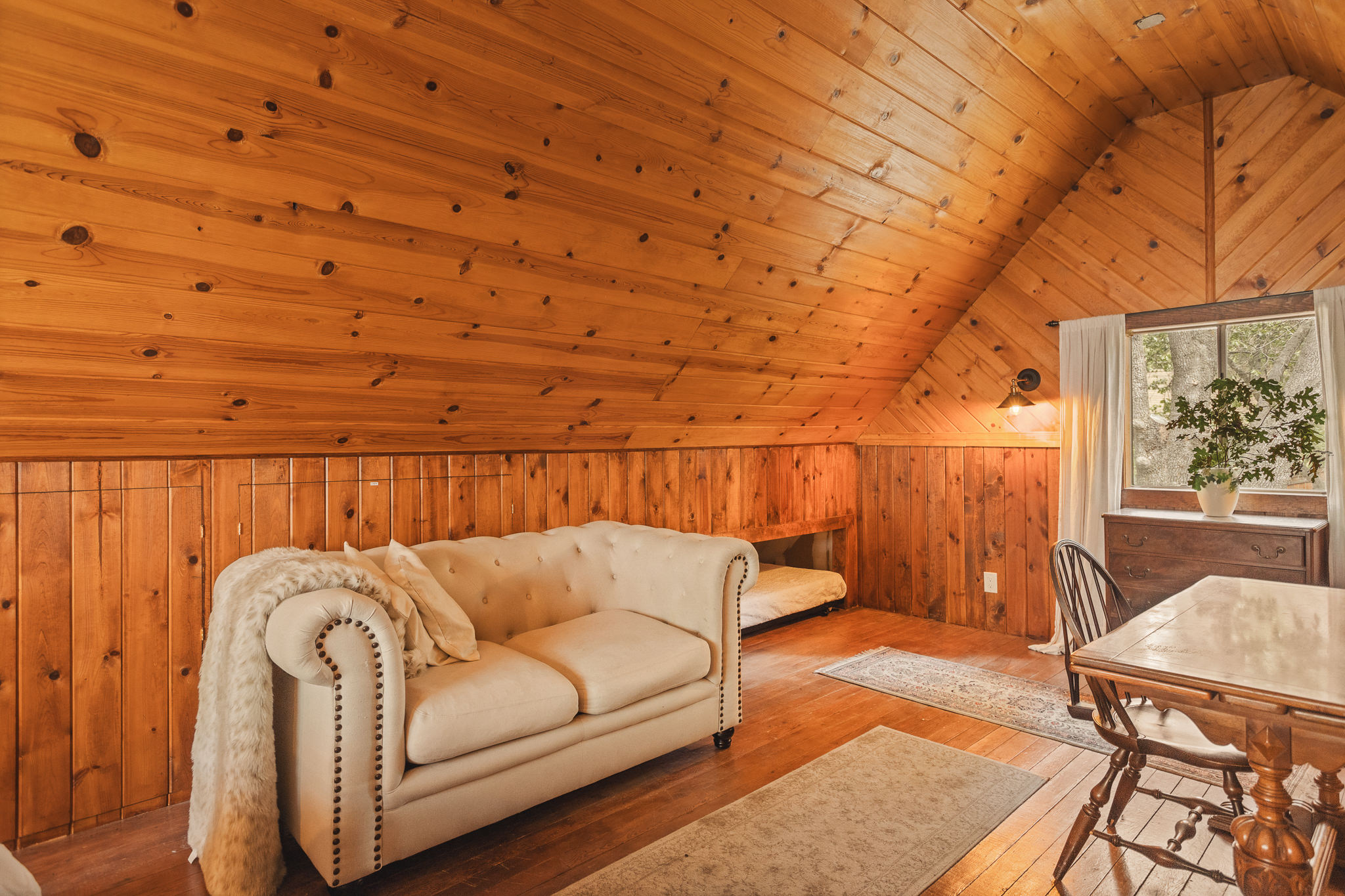 2643 Soutar Drive — Primary bedroom alternate view